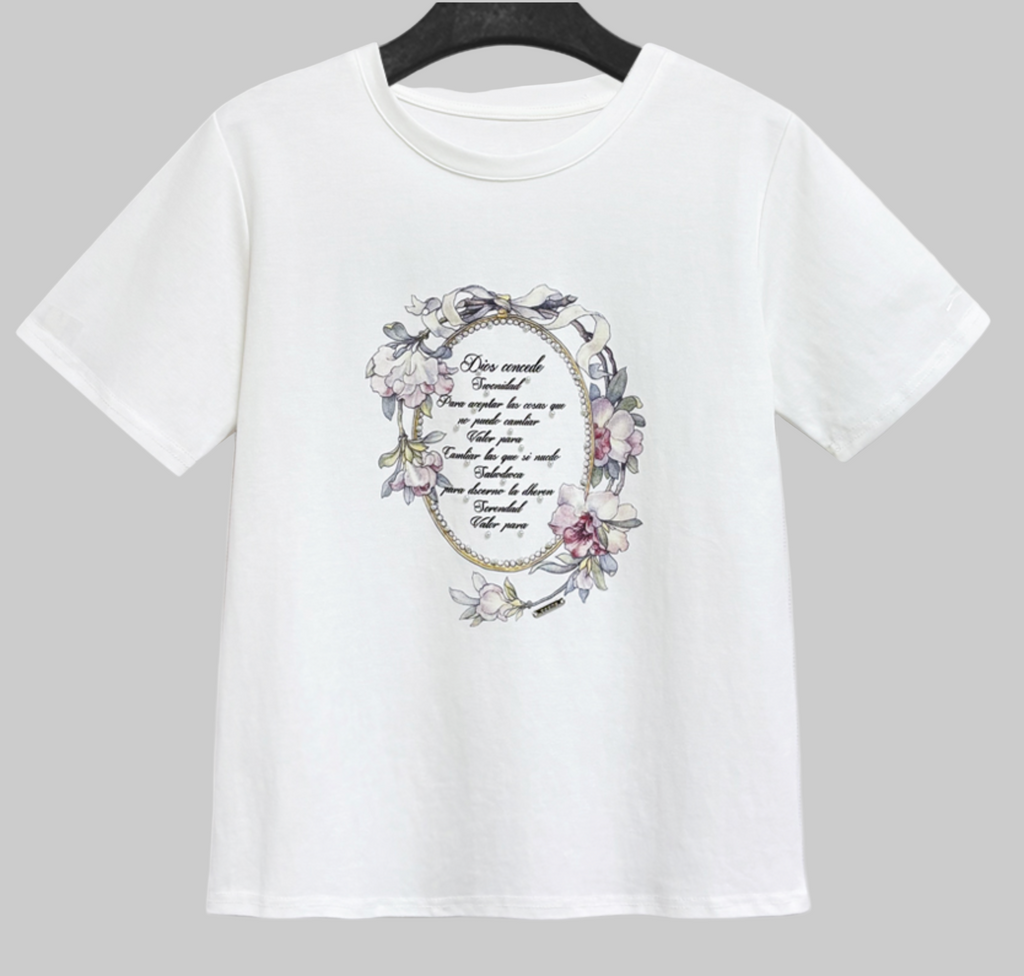 Camiseta Blanca con Estampado Floral Romántico