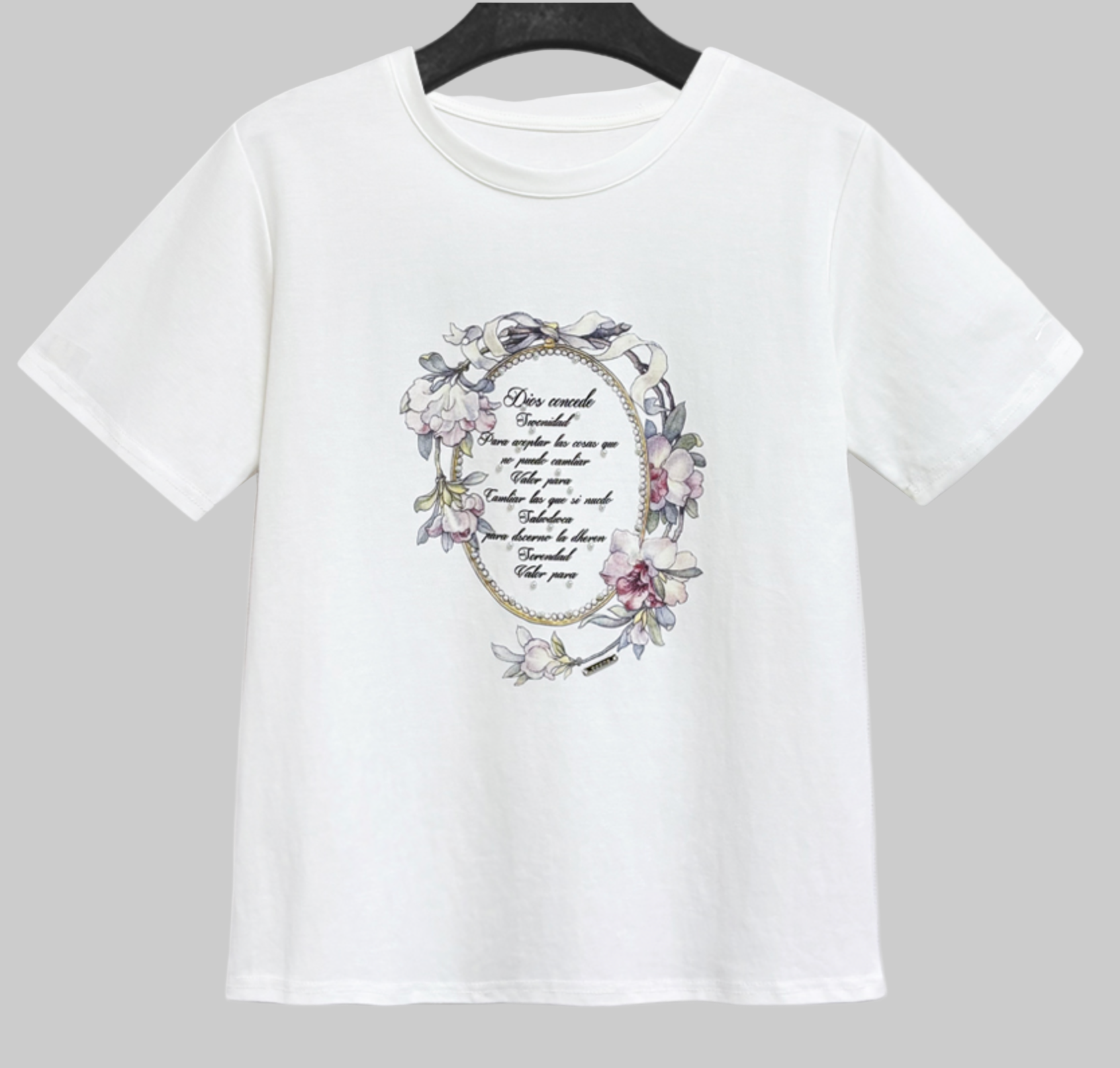 Camiseta Blanca con Estampado Floral Romántico