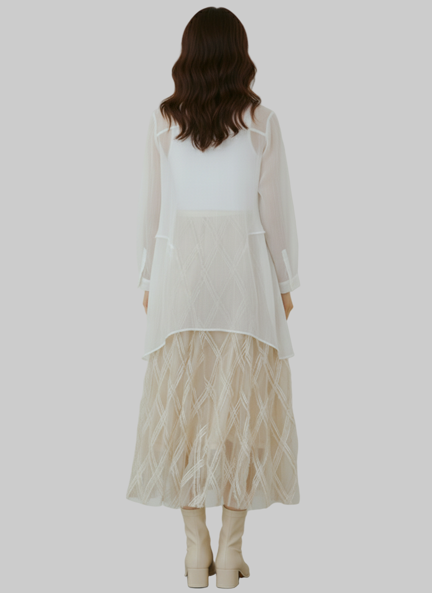 Falda Midi Beige: Textura Sofisticada y Bordado Geométrico
