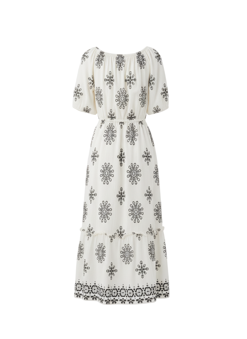Vestido Maxi Bohemio Bordado: Elegancia Artesanal