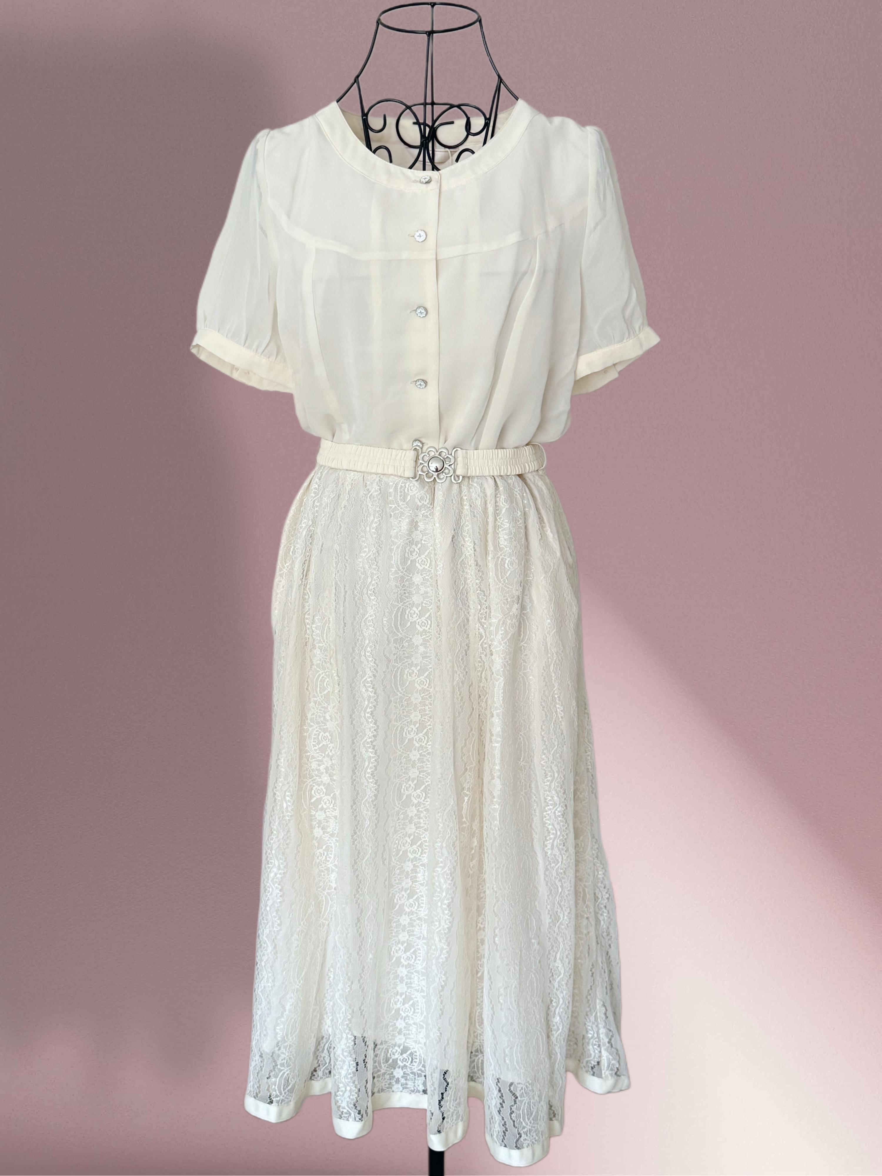 Vestido Midi de Crêpe de Seda y Encaje: Elegancia Atemporal