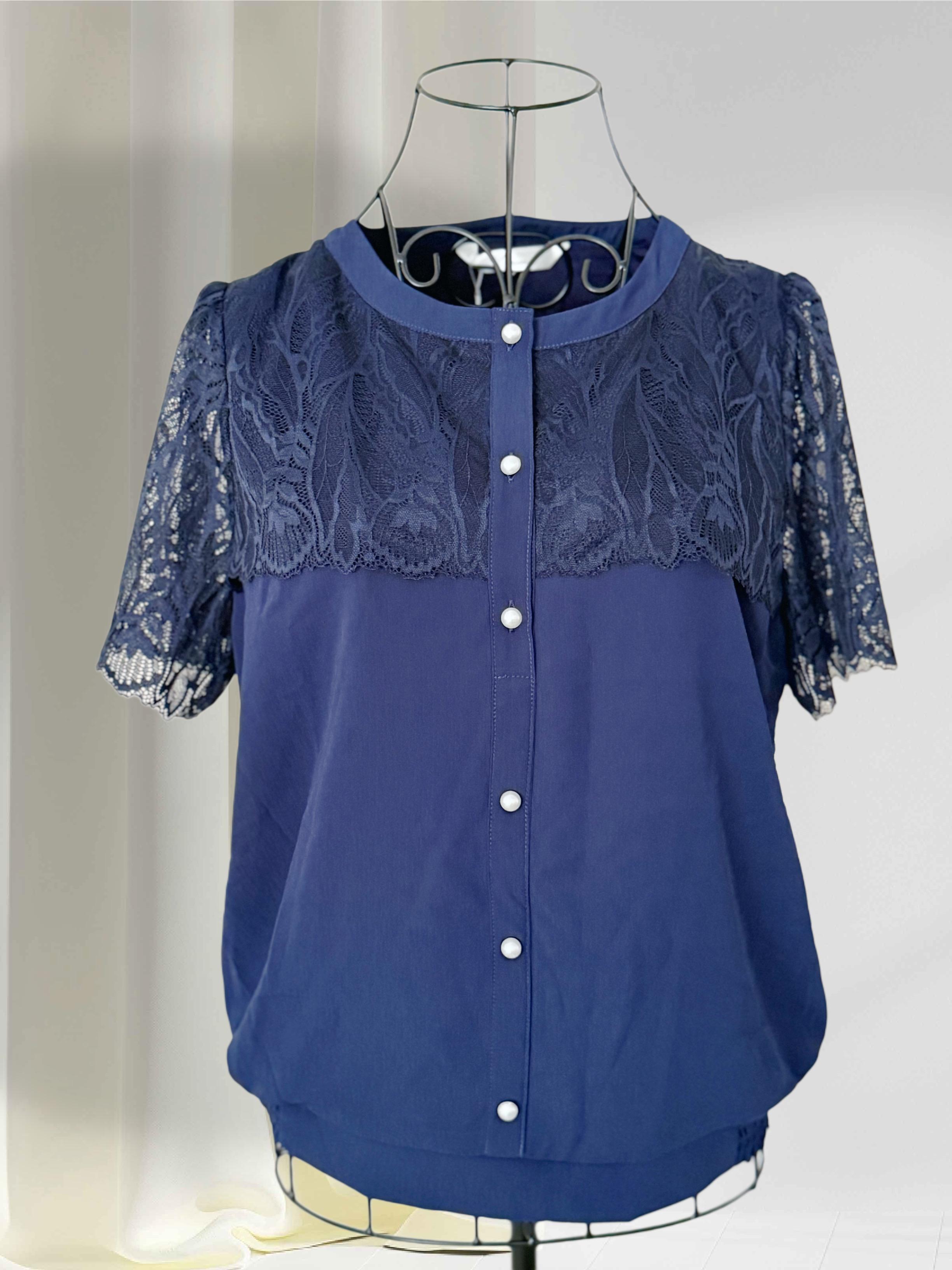 Blusa Romántica de Encaje Floral